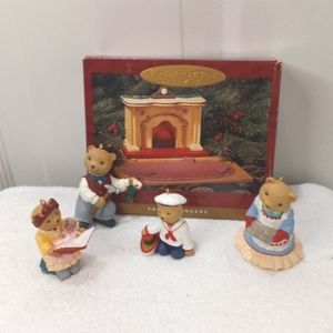 Hallmark 1993 Bearingers Family lighted tabletop display.